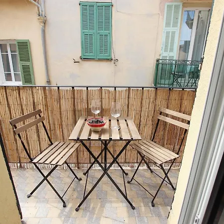 De Charme Centre Vieux Village Apartment